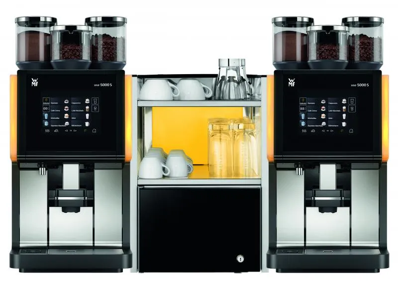 WMF 5000 S   With Hot Chocolate